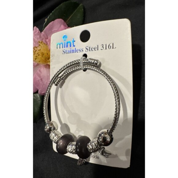 Mint Stainless Steel Starfish Shell Crystal Charm Silvertone Bangle Bracelet NEW - Picture 4 of 6